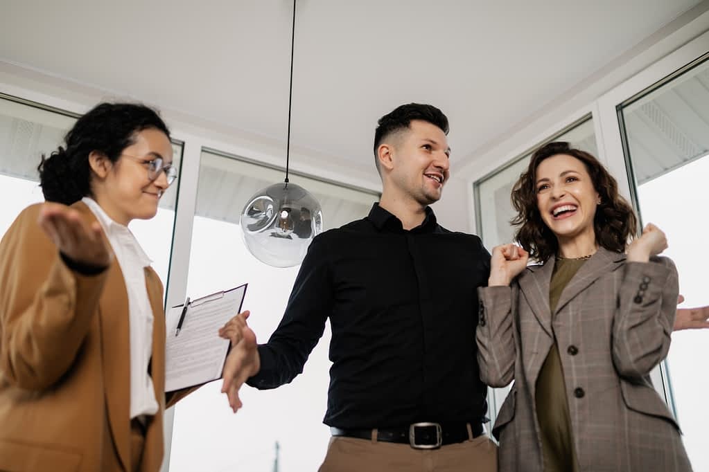 Offices Benefit from Using Virtual Receptionist Services for Business