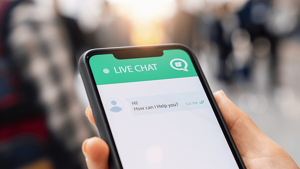 Insta Answer supports live chat and social media calls.