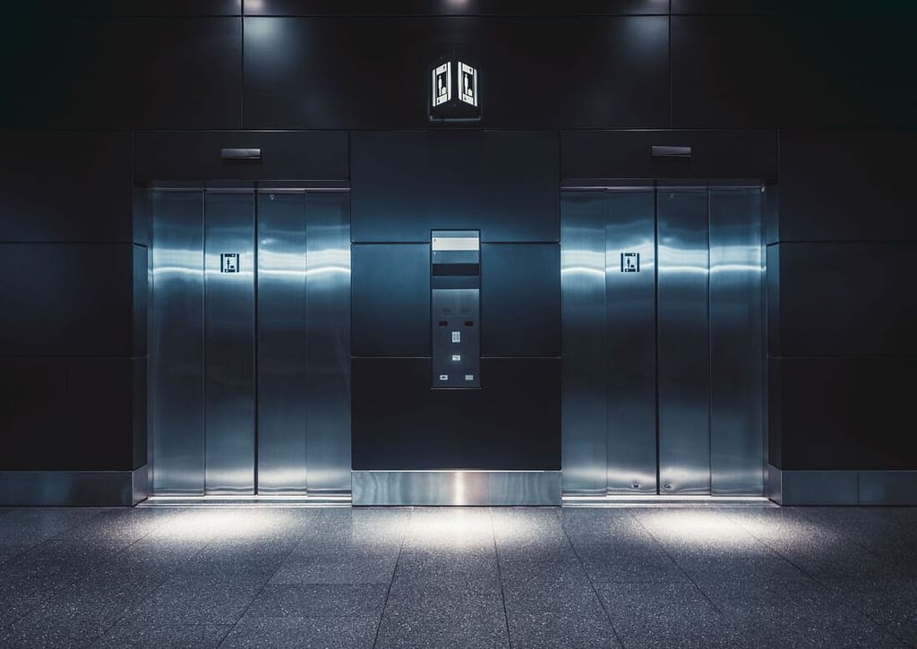 5 reasons you need an elevator maintenance plan